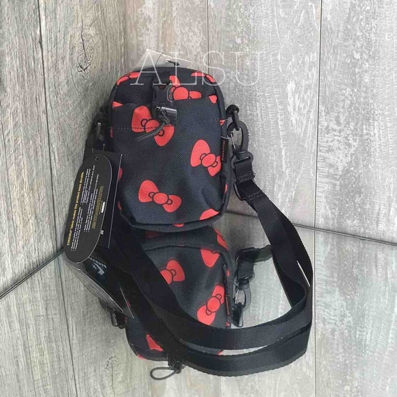 Conv&Hello Kitty Mini Crossbody Bag Comms Black W - Picture 5 of 8